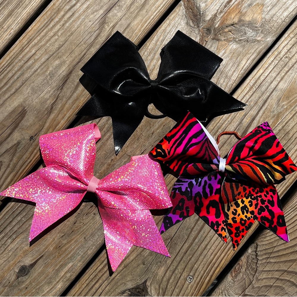 Bundle of high quality cheerleading bows